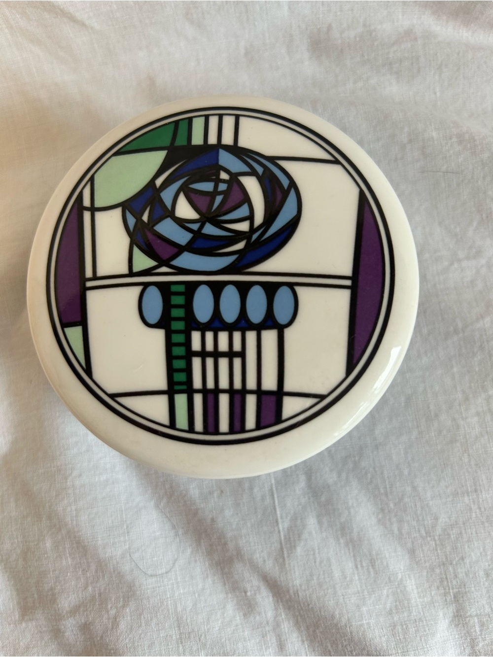 Wren Round Ceramic Trinket Box with MacIntosh Design